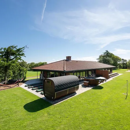Large, Completely Renovated Activity House With Wilderness Bath And Outdoor Sauna *