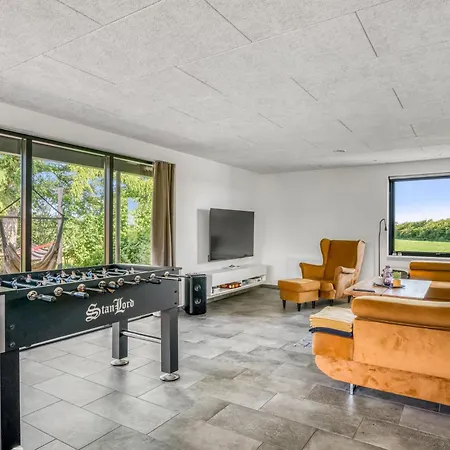 Large, Completely Renovated Activity House With Wilderness Bath And Outdoor Sauna