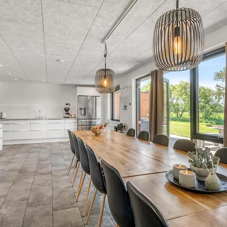 Large, Completely Renovated Activity House With Wilderness Bath And Outdoor Sauna