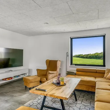 Large, Completely Renovated Activity House With Wilderness Bath And Outdoor Sauna *