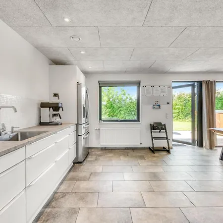 Large, Completely Renovated Activity House With Wilderness Bath And Outdoor Sauna